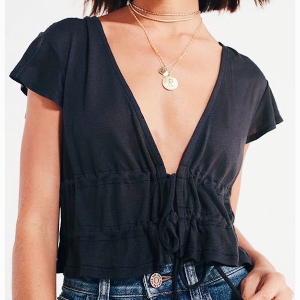 🛑sold🛑 Kimchi blue tie front top